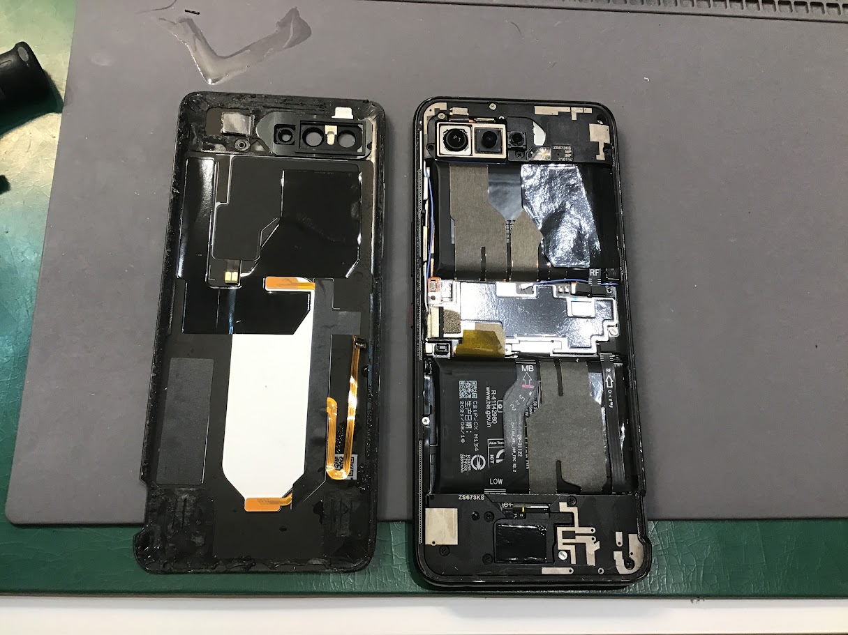 ROG PHONEのバッテリー交換ならデータをそのまま・最短即日修理のスマホ修理工房ラザウォーク甲斐双葉店へ